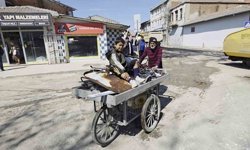 Edirne'de 23 Nisan'da farklı bir gün: Biri eğlendi biri çalıştı