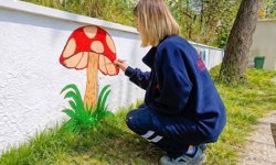 Efeler'in parkları renkleniyor