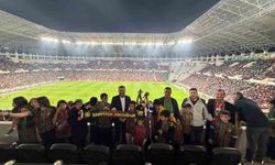 Eğil'den gelen çocuklar Amed Sportif Faaliyetler - Boluspor maçını tribünden izledi