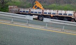 Elazığ'da tır yoldan çıktı: 1 yaralı