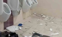 Elenen Balıkesirspor taraftarı hırsını deplasman tuvaletlerinden çıkardı