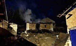 Emet'te samanlık ve ahır yangını korkuttu