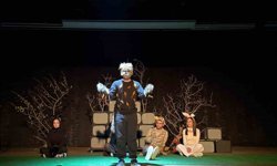 Erzincan'da çocuklara özel tiyatro gösterisi sahnelendi