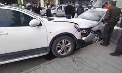 Erzincan'da trafik kazası: 2 yaralı