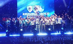 Erzurumspor FK şampiyonluk kupasını aldı