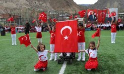 Erzurum'un Oltu ilçesinde 23 Nisan coşkusu