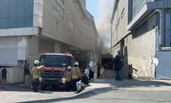 Esenyurt'ta korkutan yangın: Tekstil fabrikası alev alev yandı