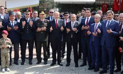 Eski KKTC Cumhurbaşkanı Tatar, Şanlıurfa'nın kurtuluşunun 106. yıl dönümü törenine katıldı