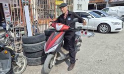 Eskişehir'de 44 senedir çaycı olan esnafın ilginç çalışma yöntemi