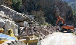 Faralya'da heyelan müdahalesi