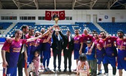 Hakkari şampiyonluk kupası Milli Eğitim Müdürlüğü'nün