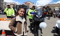 Hakkari'de Polis Haftası etkinliğine yoğun ilgi