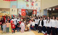 Hasan Kalyoncu Üniversitesi Hemşirelik Bölümü öğrencilerinden çocuklara bayram hediyesi