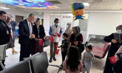 Hastanede 23 Nisan coşkusu: Minik hastalara sürpriz bayram etkinliği