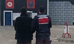 Hırsızlık suçundan aranan şahsı jandarma yakaladı