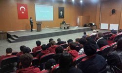 Hisarcık 15 Temmuz Şehitleri Anadolu Lisesi'nde 'İklim Değişikliği' Konferansı