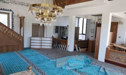 İbadete açılmadan harabeye döndü