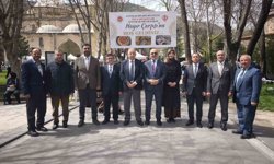 İhtiyaç sahibi gençlerin evlilik masrafları için hayır çarşısı yapıldı