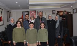 İliç'te öğrenci ve öğretmenler belediyede ağırlandı