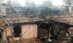 Isparta'da iki katlı ev alevlere teslim oldu