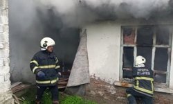 Isparta'da metruk binada çıkan yangın itfaiye ekiplerince söndürüldü