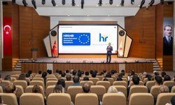 İzmir Adliyesinde 'Bir Liderin İnşası' konferansı düzenlendi