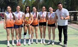 İzmir Ekonomi, denizde ve filede şampiyon