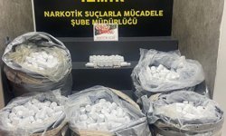 İzmir'de durdurulan araçtan 156 bin uyuşturucu hap çıktı
