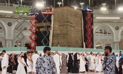 Kabe-i Muazzama duvarları bakıma alındı