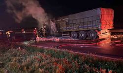 Karacabey'de tır yangını: Bursa yolu trafiğe kapandı