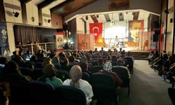 Karacasu'da 'Hepimiz Mahkumuz' oyunu büyük ilgi gördü