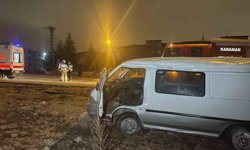 Karaman'da takla atan panelvandaki 2 kişi ölümden döndü