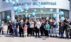 Karatay'da mavi balonlar gökyüzüne bırakıldı