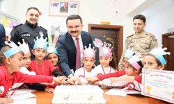 Karayazı Karşıyaka İlkokulu'nda okuma bayramı coşkusu