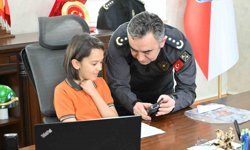 Kars'ta 23 Nisan coşkusu: İlkokul öğrencisi emniyet müdürü koltuğuna oturdu