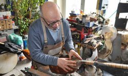 Kars'ta 73 yaşındaki usta, kaybolan 'tar' geleneği için çırak arıyor