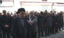 Kars'ta Kahramanmaraş'taki okul saldırısının acısı paylaşıldı: Gıyabi cenaze namazı ve anlamlı yürüyüş