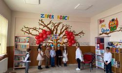 Kars'ta köy okulunda tiyatro coşkusu: Öğrencilerden renkli gösteri