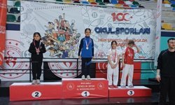 Kartepe'nin karateci yıldızlarından madalya yağmuru