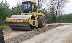 Kaynaşlı'da grup yolu yenileniyor