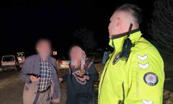 Kaza sonrası sürücü kaçtı, yaşlı çift geldi: Polisi ikna etmek için dakikalarca dil döktüler