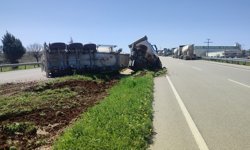 Kilis'te beton mikseri devrildi