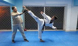 Kilo vermek için başladı, şimdi taekwondoda dünya şampiyonu olmayı istiyor