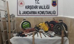 Kırşehir'de kaçak kazı yapan 5 şüpheli suçüstü yakalandı