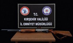 Kırşehir'de polis ruhsatsız silah ele geçirdi