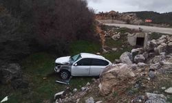 Kontrolden çıkan otomobil şarampole uçtu, sürücüsü yaralandı