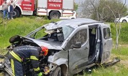 Kontrolden çıkan otomobil tarlaya girdi; 4 yaralı