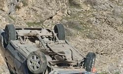 Kontrolden çıkan otomobil ters döndü