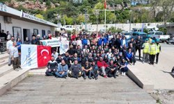 Konyaaltı Sahili'nde deniz dibi ve kıyı temizliği yapıldı