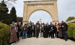 Küçükçekmece Belediyesi emekli çiftleri Çanakkale'ye götürdü